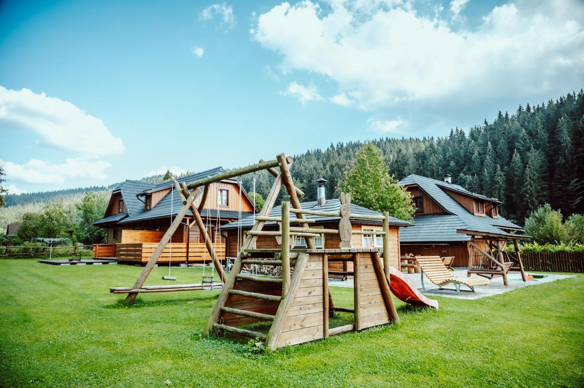 Valassky Dvur Velké Karlovice Exterior foto