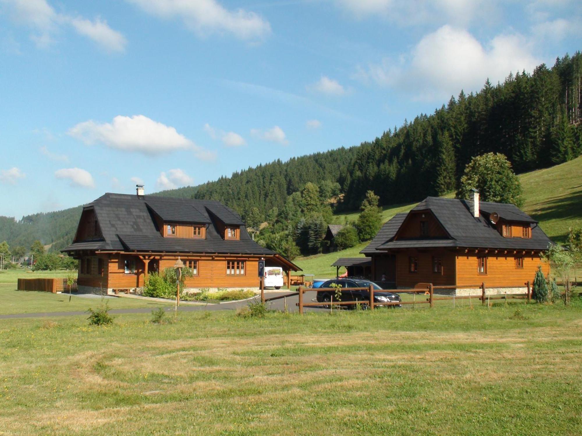 Valassky Dvur Velké Karlovice Exterior foto